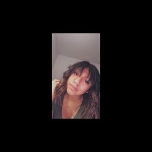 Meet your Posher, Adelina